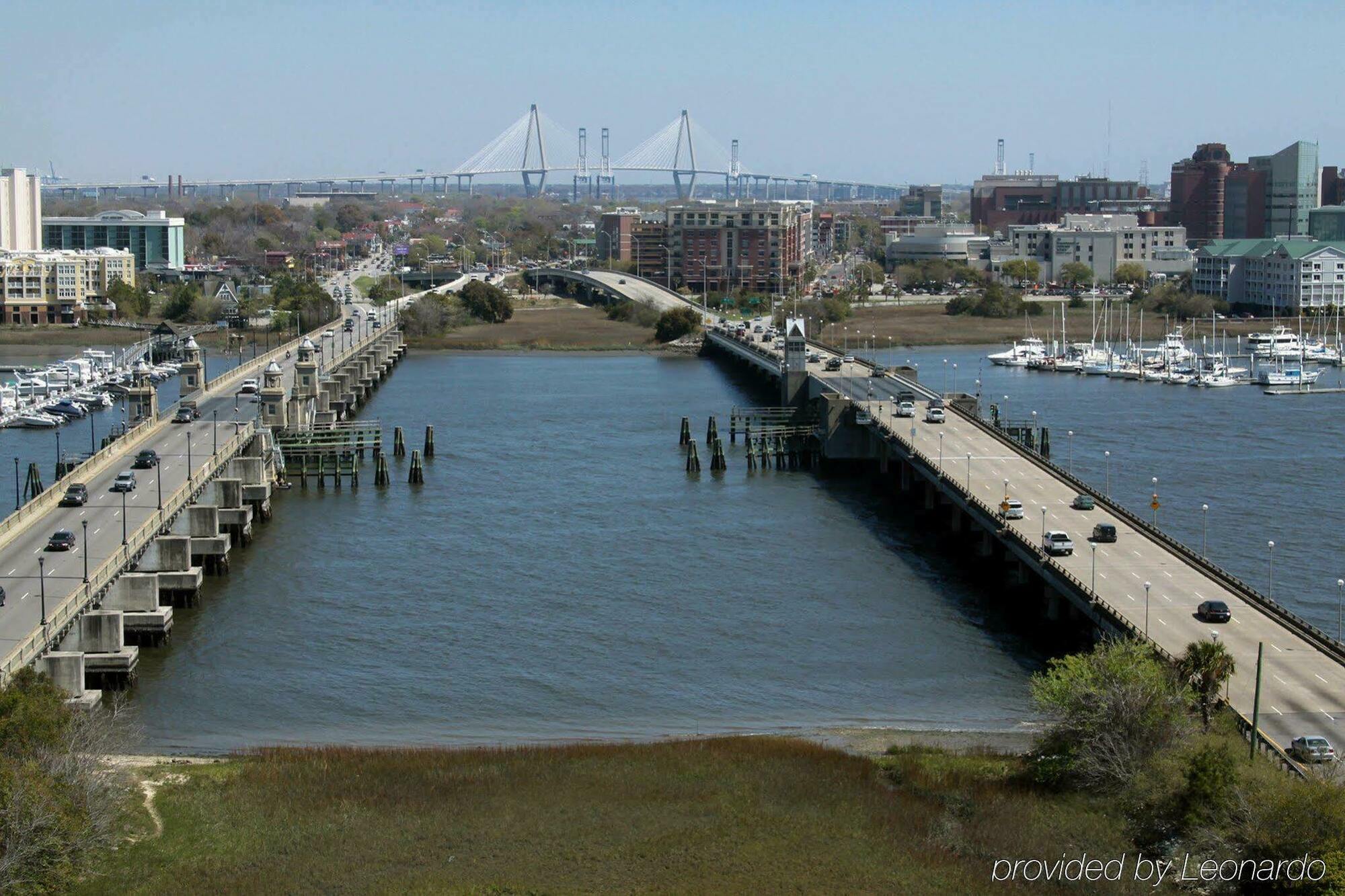 Holiday Inn Charleston-Riverview, An Ihg Hotel Eksteriør billede