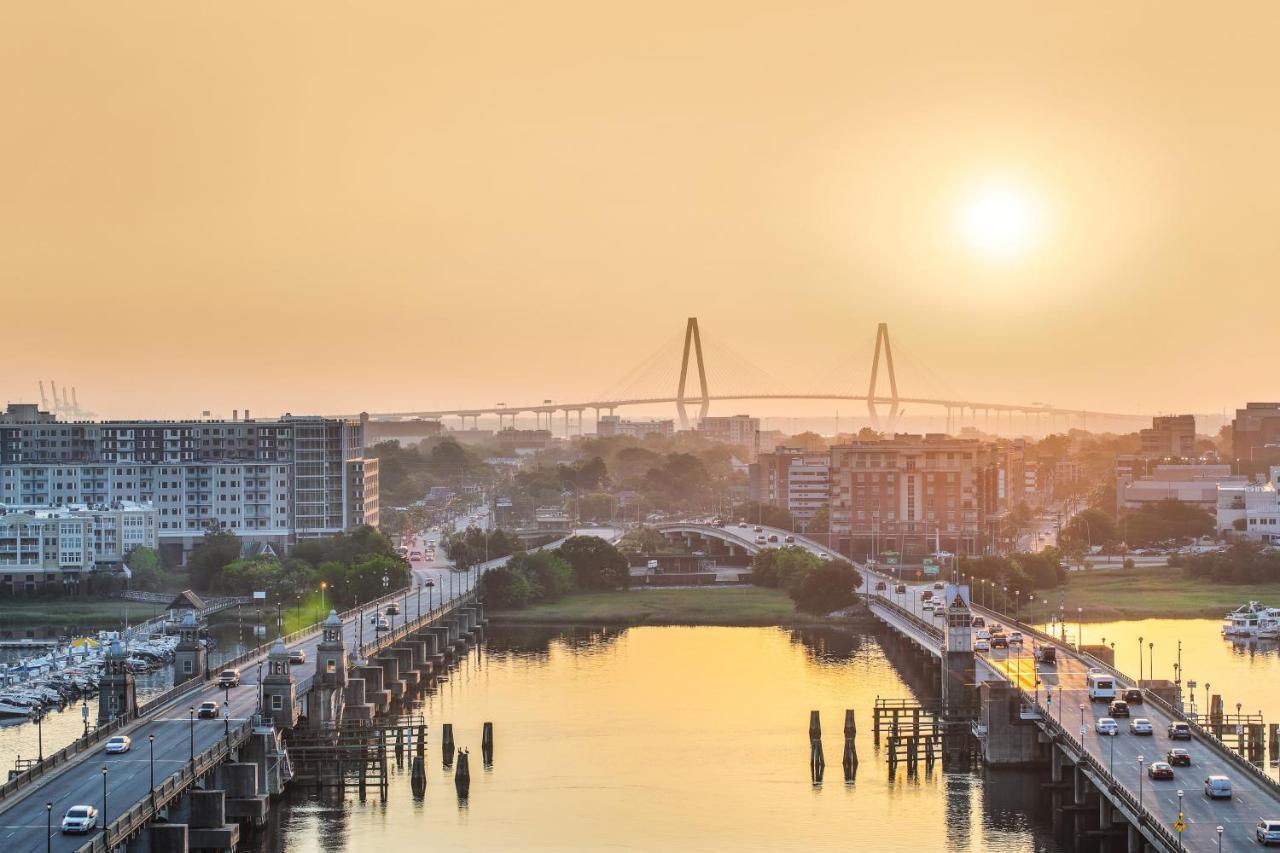 Holiday Inn Charleston-Riverview, An Ihg Hotel Eksteriør billede